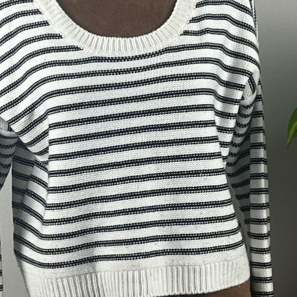 Forever 21 Black & White Striped Scoop Neck Cropped Sweater Size Small - Picture 2 of 7